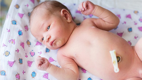婴儿正常体温范畴是多少？宝宝怎样维持人体正常体温？