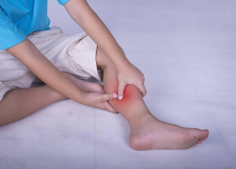 孩子腿疼，就是在长高吗？医生：可能是这些病