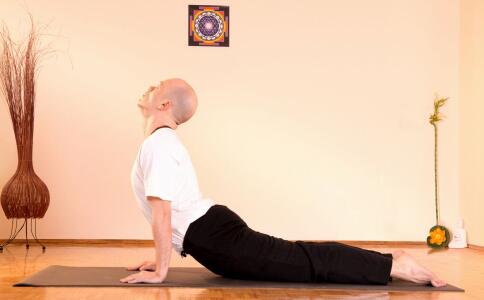 瘦腰腹瑜伽有哪些动作 练瑜伽有什么好处 瘦腰瑜伽怎么做
