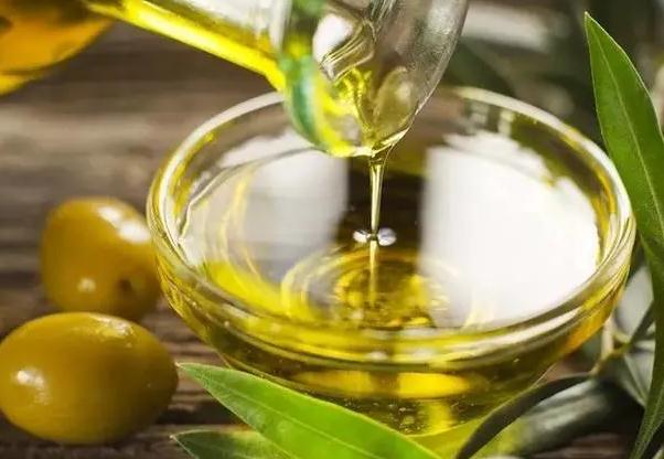 橄榄油是干什么用的？橄榄油有味道吗？