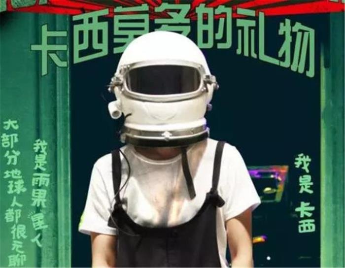 Ͻ