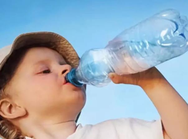 多喝水对肾脏有好处吗