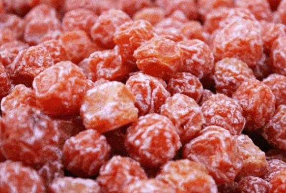 吃话梅会不会长痘 含盐量高 过量或频繁食用上火长痘