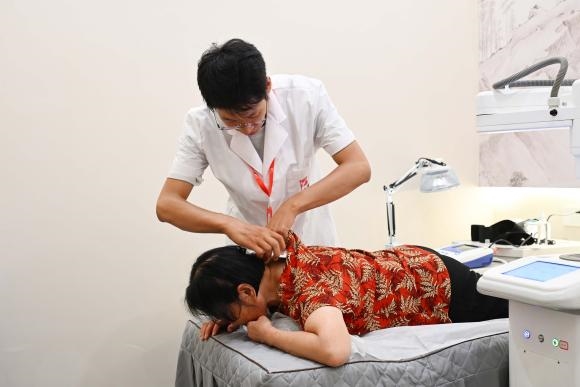 热烈庆祝百芝堂中医馆成都双流馆盛大开业