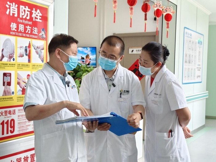 �۽����ϸ��裬�Ҹ�������������ҽ����ϴ��·�չ