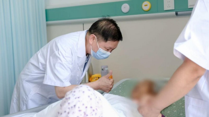 �۽����ϸ��裬�Ҹ�������������ҽ����ϴ��·�չ