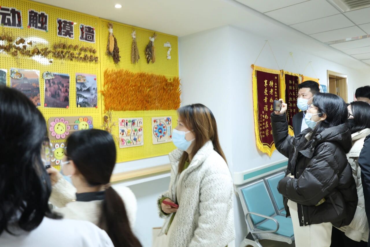 1767075157600293.jpg 党建引领聚合力,岐黄携手启新程——上海中医药大学附属岳阳中西医结合医院老年病科&上海协爱康安中医医院党建活动圆满举办