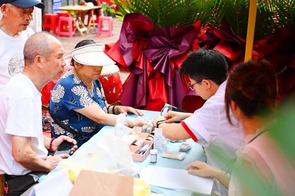 热烈庆祝百芝堂中医馆成都双流馆盛大开业