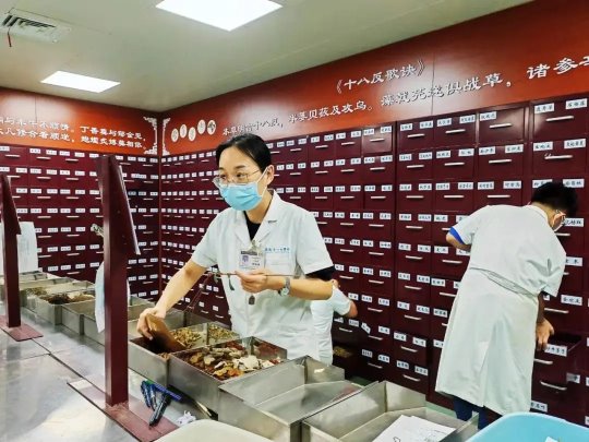 中药代煎中心“国进民退”:别让集采善意异化为行业困局