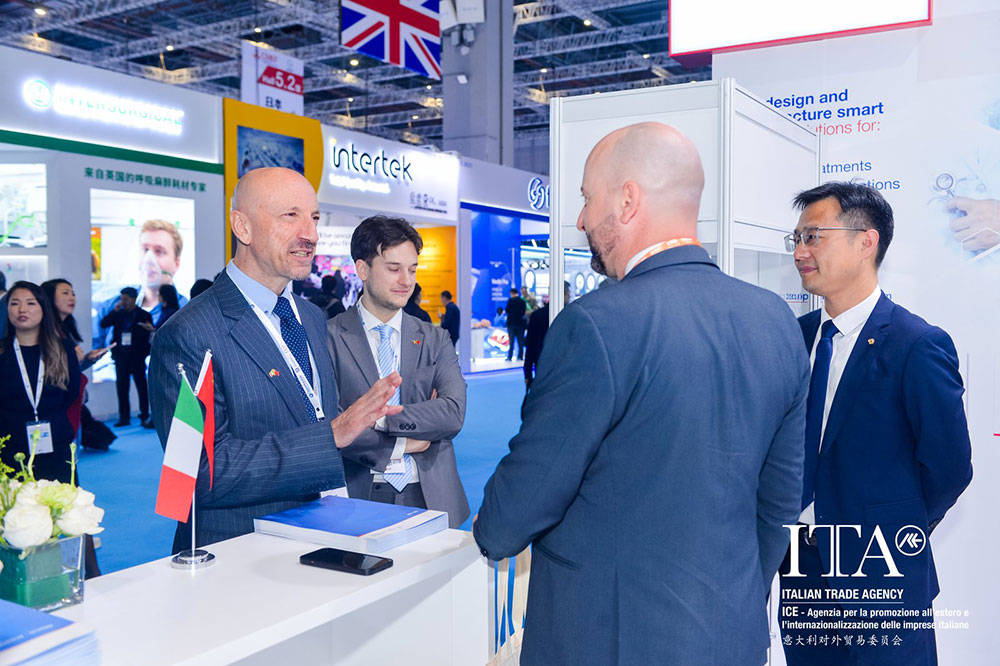 �����չ��ʵ������CMEF2026 ����ҽ�ƺ���˫����������