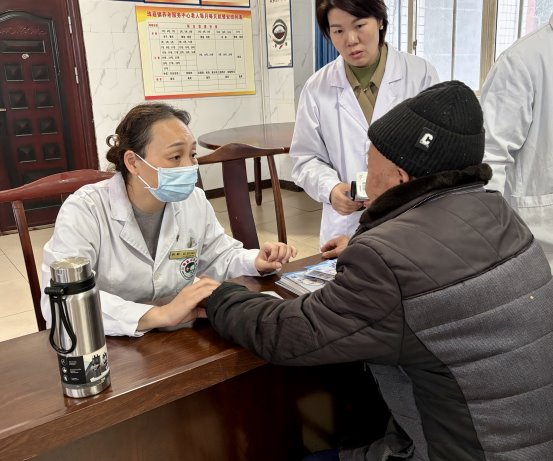 爱满重阳,中医送健康——仁寿县中医医院开展重阳节慰问义诊活动