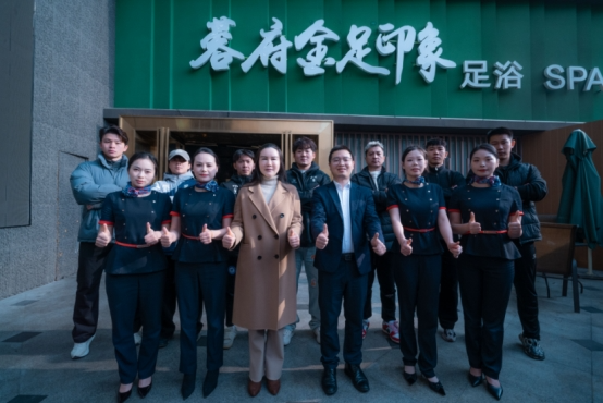 川超球员“精致回血”名场面!蓉府金足印象解锁运动后修复新姿势